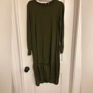 Nino Balcutti casual dress in army green. Size S.
